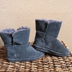 Bearpaw girls boots gray silver Sz 13 toggle closure suede wool lined